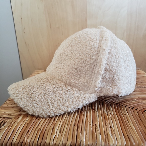 Kendall & Kylie Sherpa Hat NEW! - Picture 1 of 12